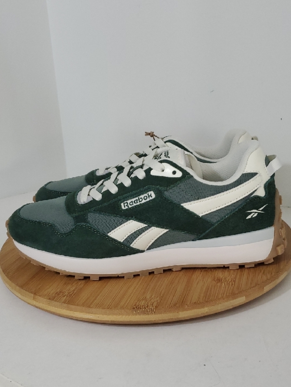 Reebok Men's Drive Dark Green White Retro Sneaker Gum Sole NWT Size 8.5 - Picture 4 of 9